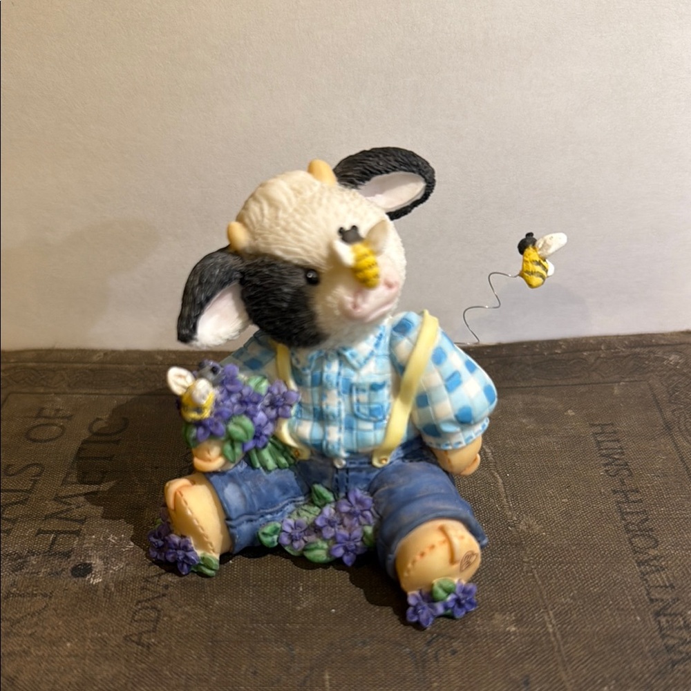 Mary Moos

All a buzz over you